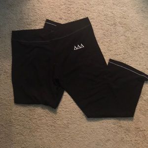 Tri Delta stretch capris